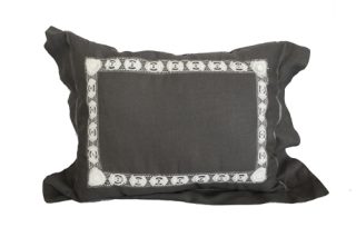 Gối baby linen thêu xám