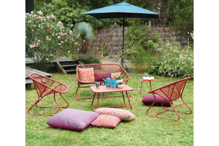 Bàn ngoài trời fermob sixties tươi tắn