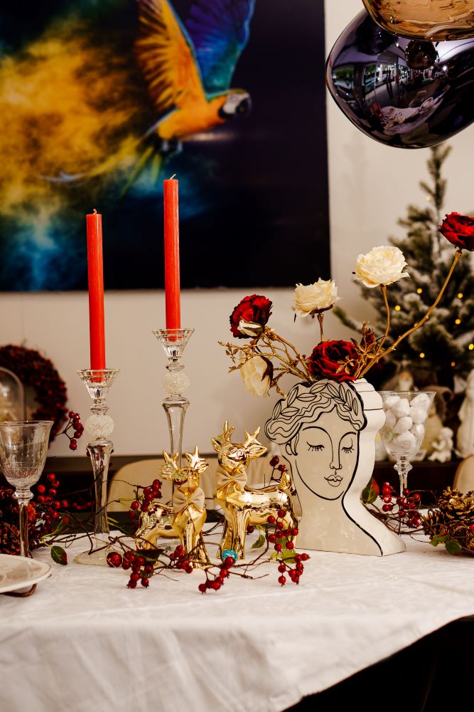 Chọn đồ trang trí noel cho không gian phòng ăn tinh tế và lãng mạn