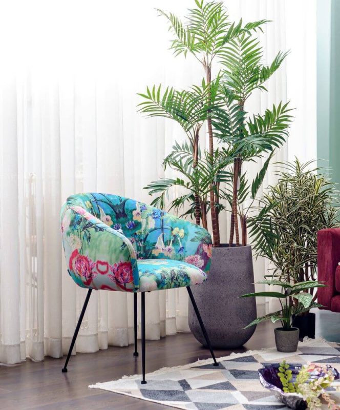 Armchair hoa tiết cho phòng khách mùa hè