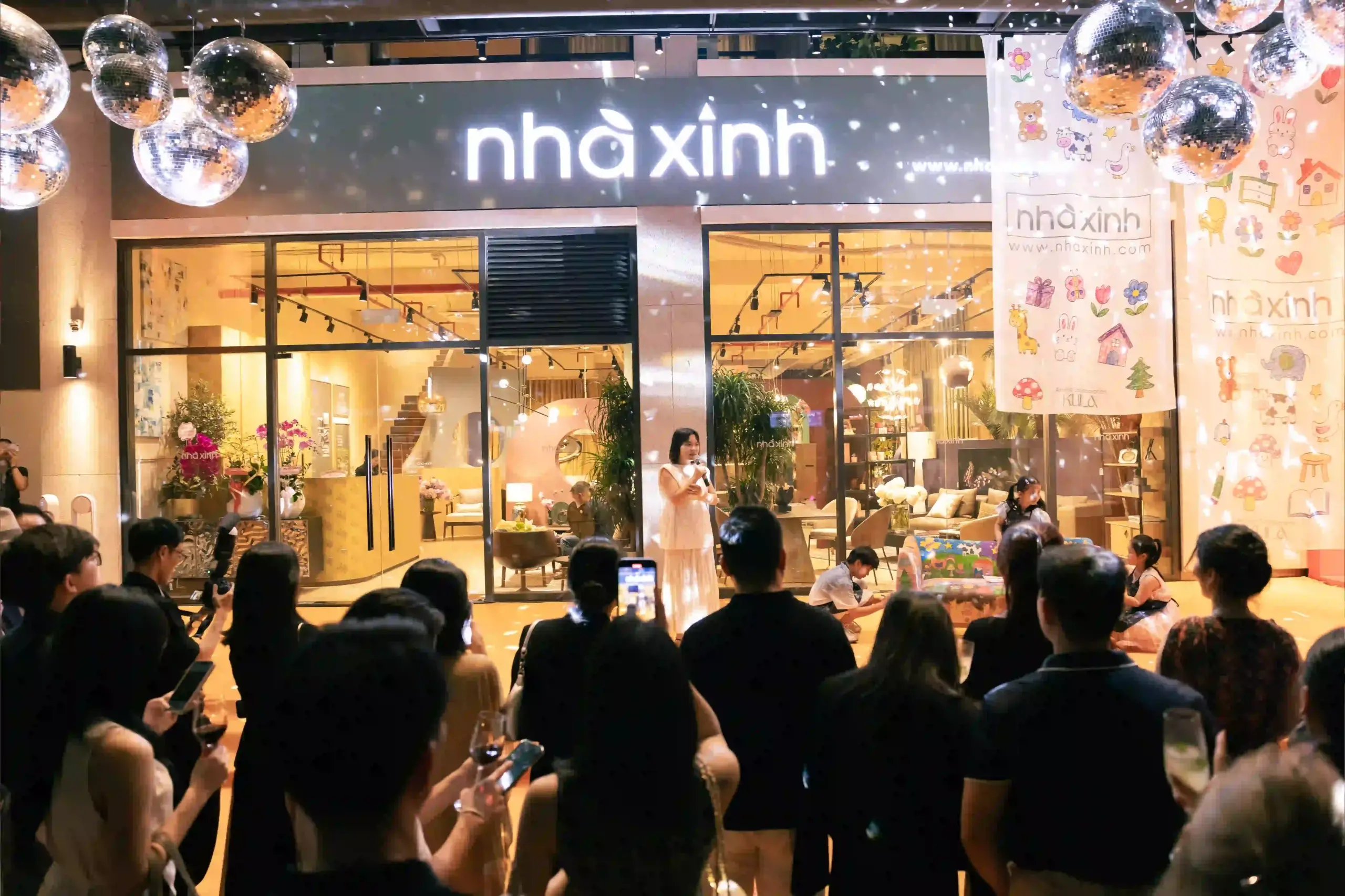 Nhà Xinh The Antonia khai trương