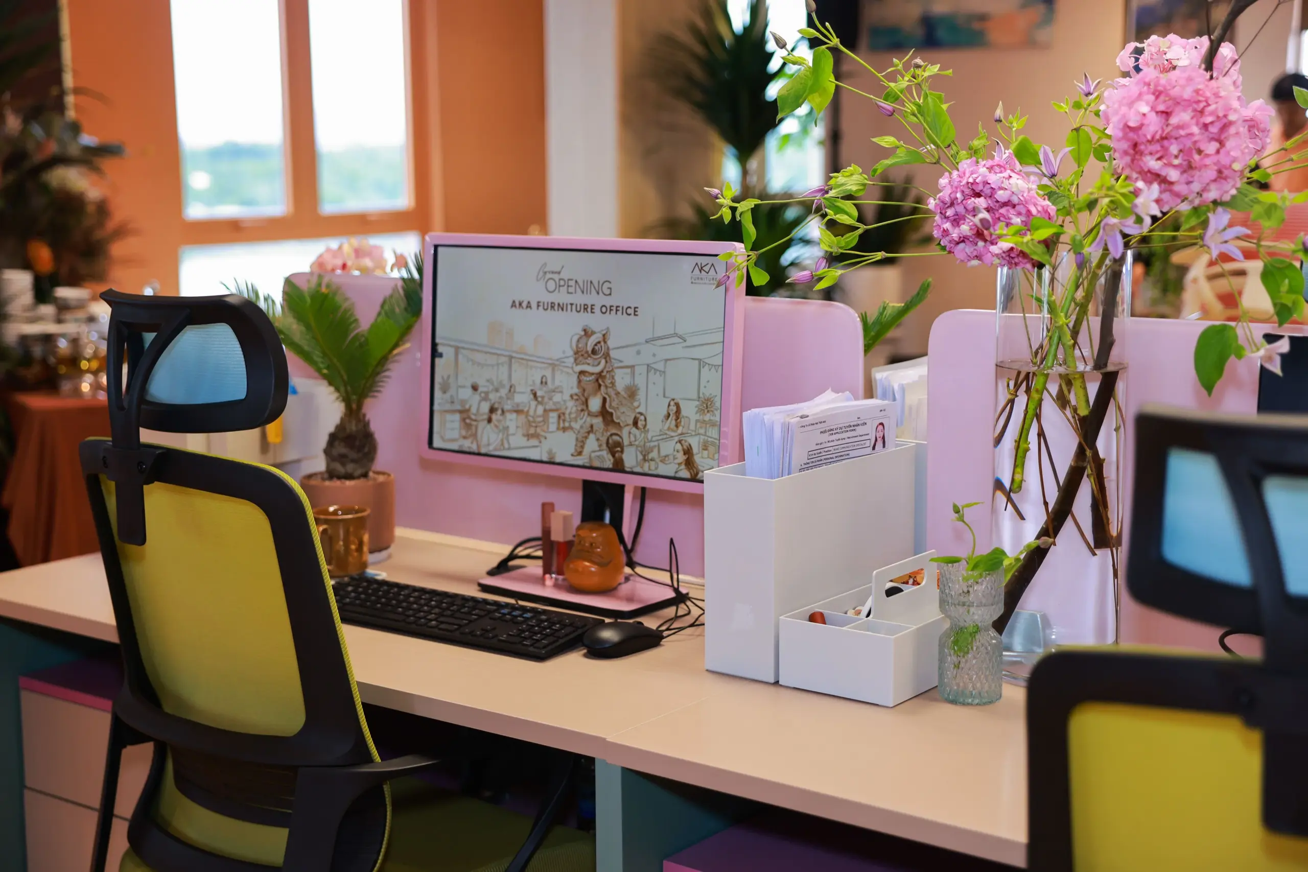 Ban lãnh đạo AKA Furniture phát biểu tại lễ khai trương